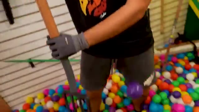 ESCAPING 100 Layers of ICE vs CRAYONS!